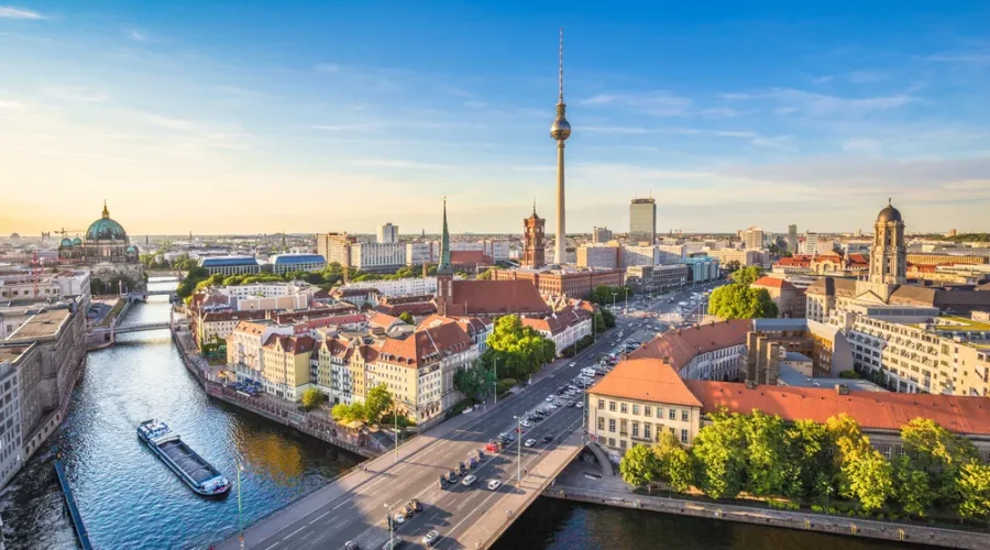 germany-berlin-spree-river-skyline-sunset