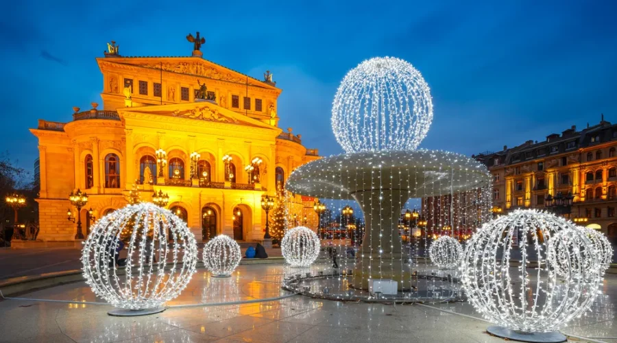 germany-frankfurt-alte-oper-evening-lights